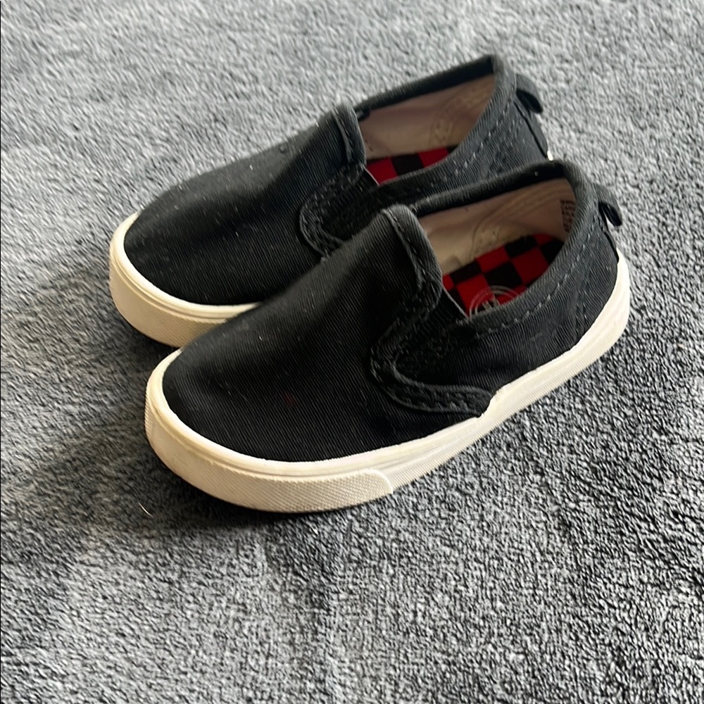 Wonder Nation Black and White Slip On Sneakers